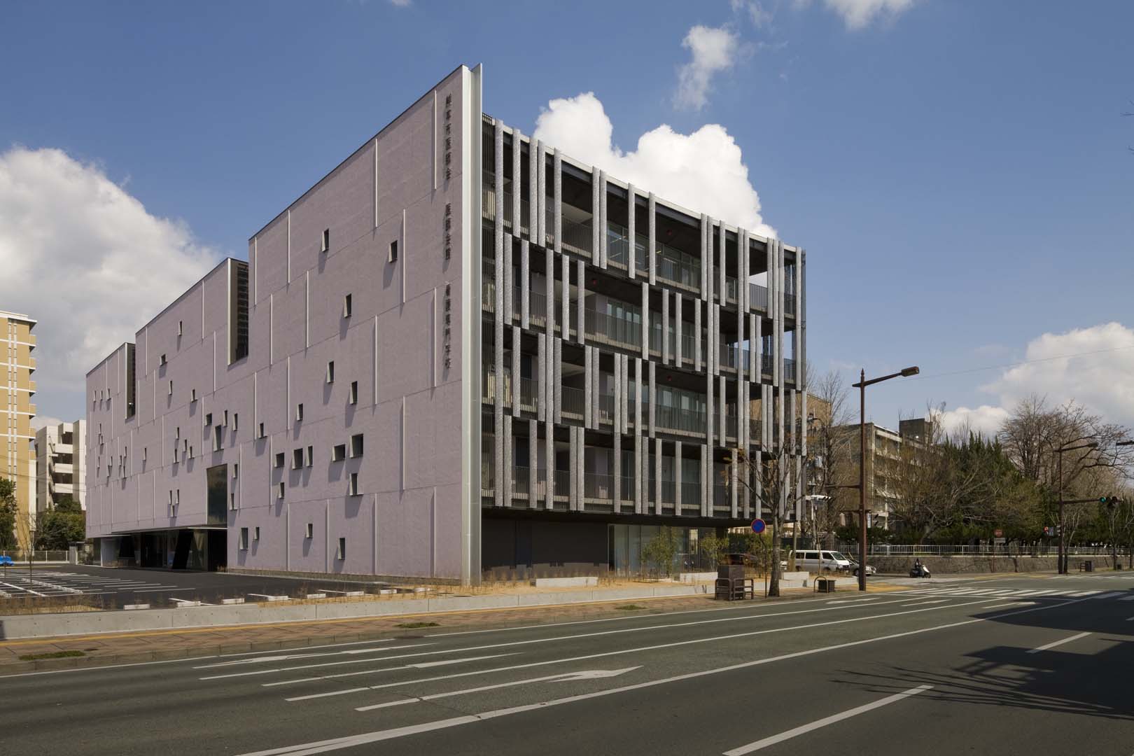 熊本市医師会館・看護専門学校